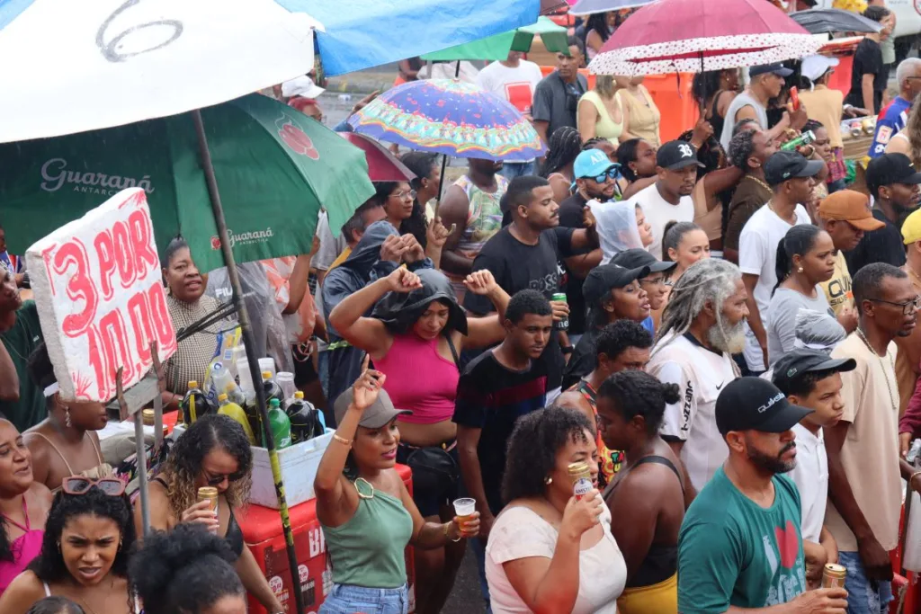 Arrastão da Micareta de Feira 2025 com Thiago Aquino e Timbalada