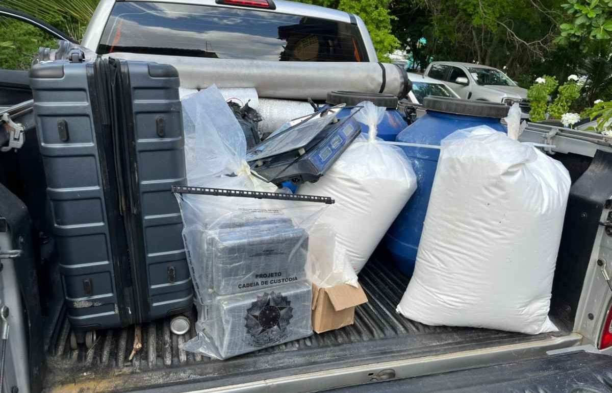 Polícia prende 39 pessoas e desarticula laboratórios de drogas na Bahia; mandados são cumpridos em Feira de Santana