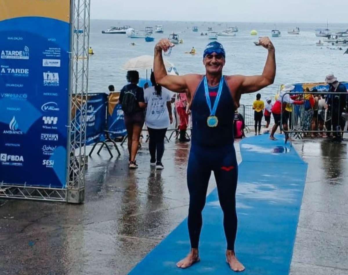 Nadador feirense é campeão na 55ª Travessia Mar Grande-Salvador