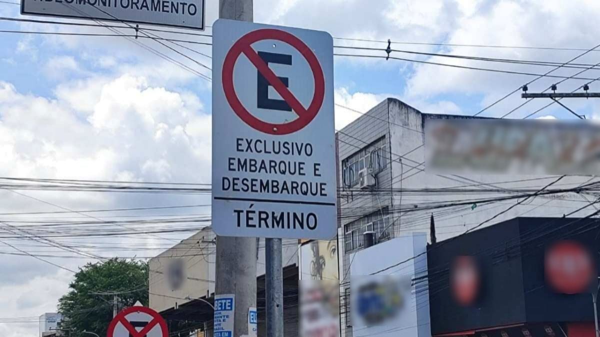 Pontos exclusivos para embarque e desembarque de passageiros são instalados na Avenida Senhor dos Passos