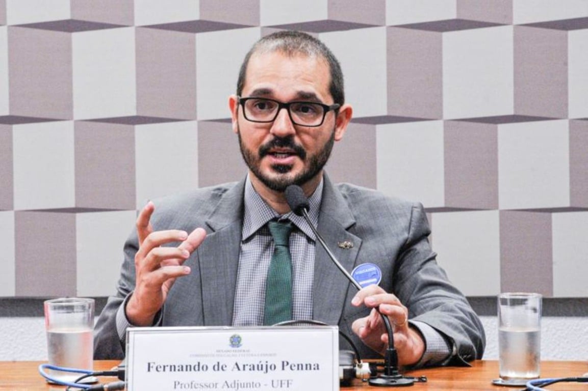 Coordenador da pesquisa, professor Fernando Penna