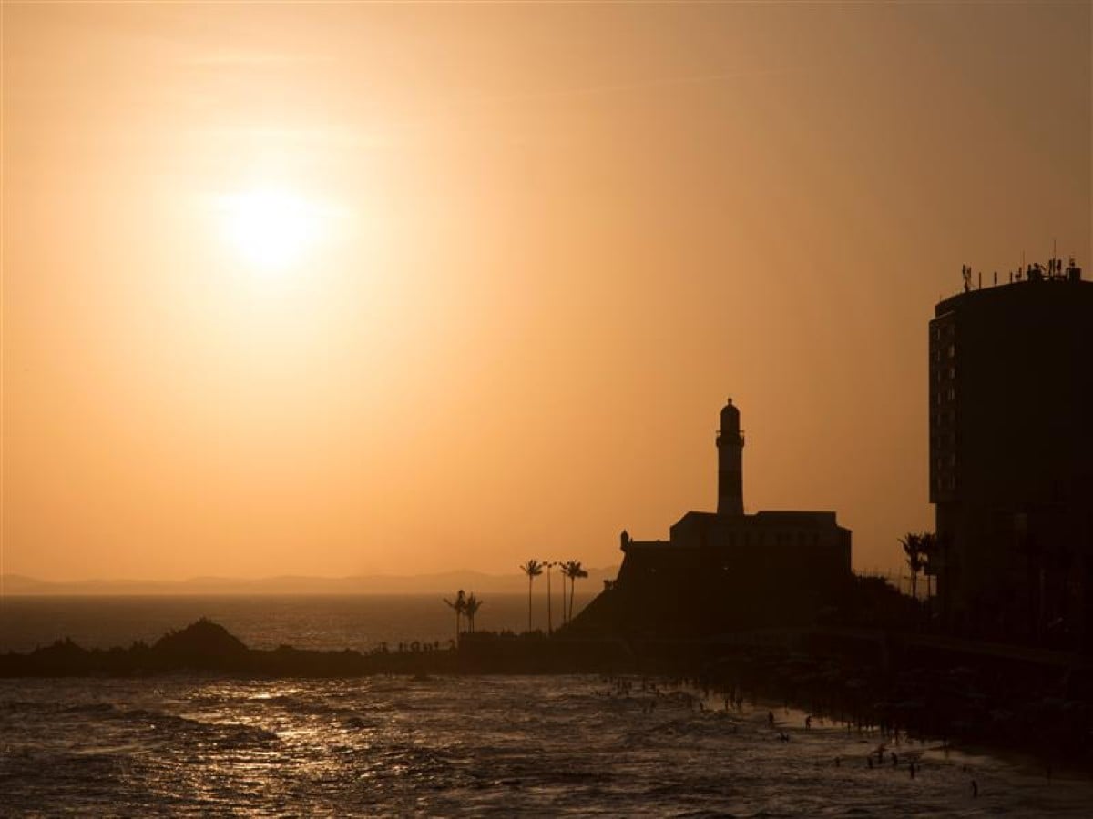 Verão na Bahia deve atingir temperaturas de até 38º; sensação térmica pode superar os 40º segundo Climatempo