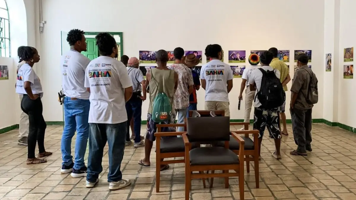 Corra pro Abraço promove acesso à cultura com visitas guiadas ao MAC em Feira de Santana