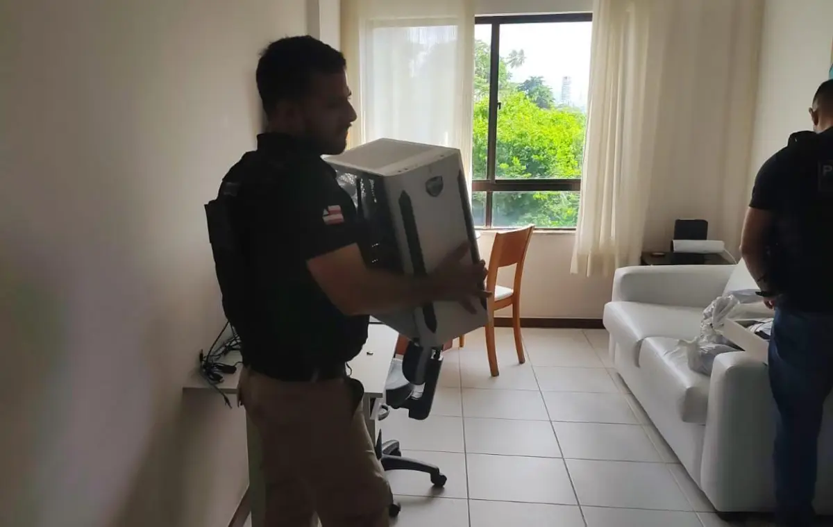 Fotógrafo preso no Rio Grande do Sul é alvo de busca e apreensão em Salvador