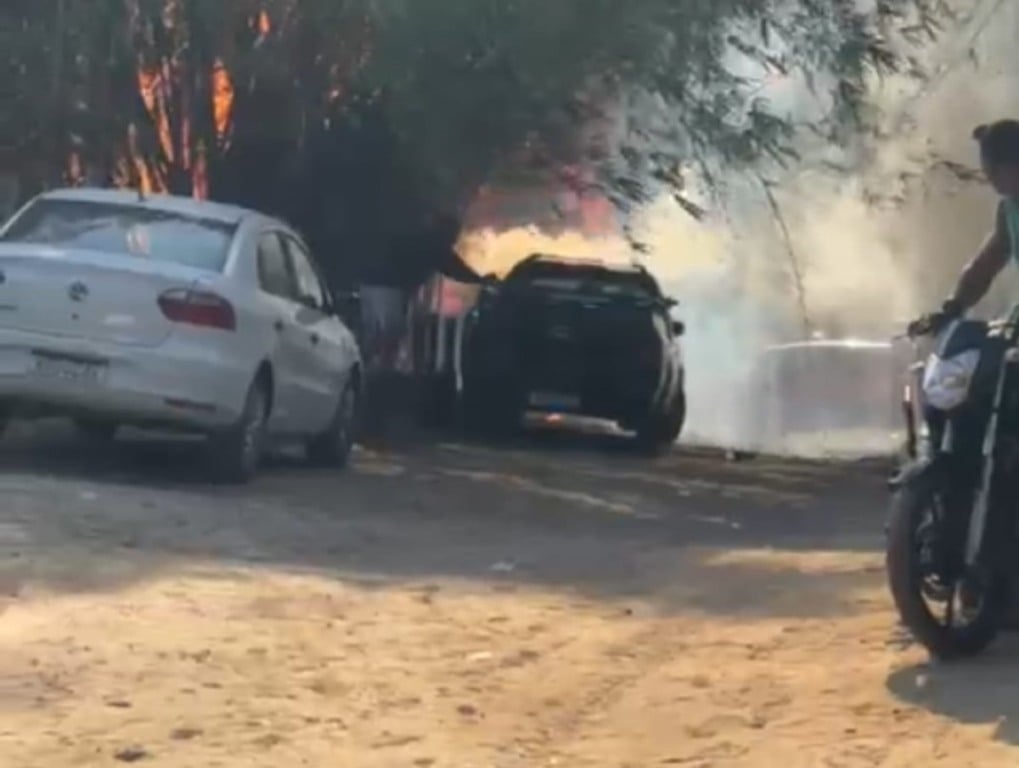 Incêndio em bambuzal causa pânico e prejuízos na Praia da Bica em Saubara | Foto: Ed Santos/ Acorda Cidade