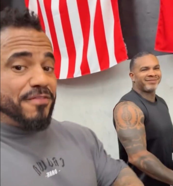 Lucas Coelho e Rodriguinho na academia