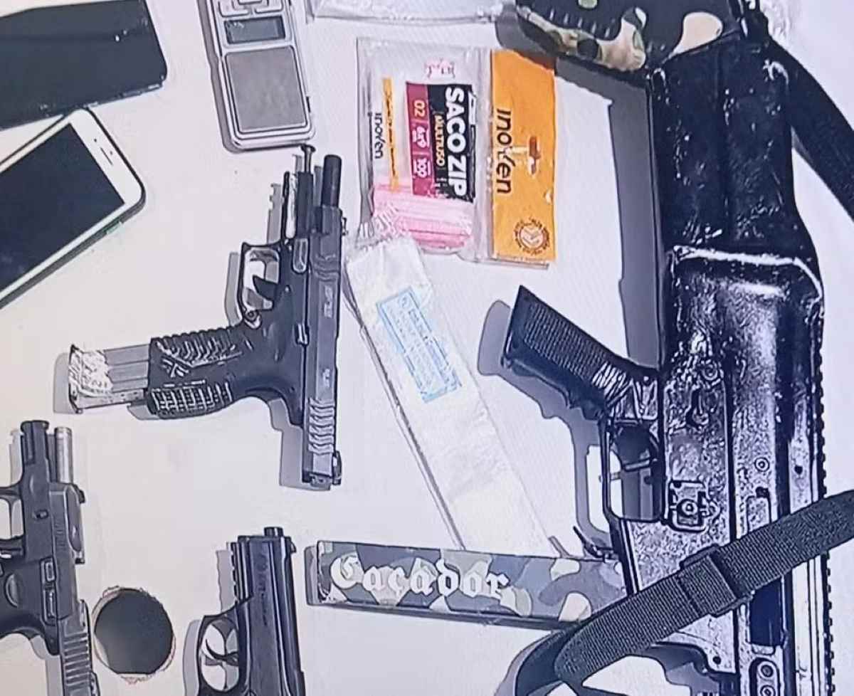 Material apreendido com os suspeitos em Camaçari