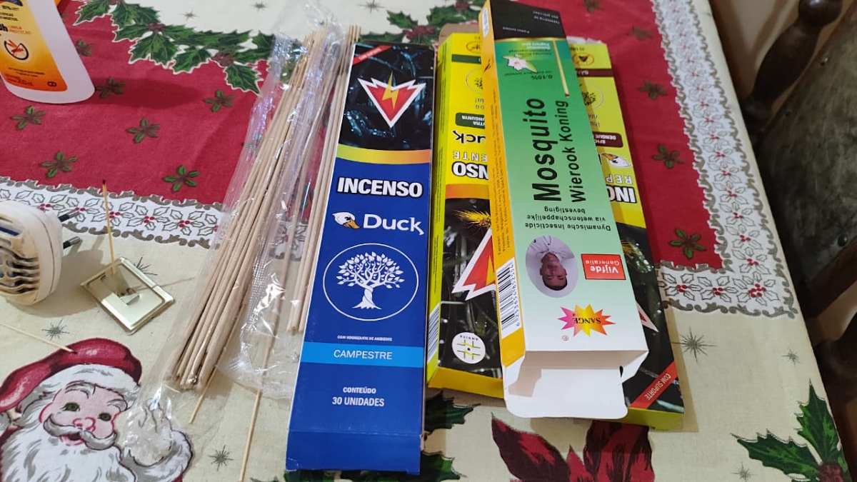 Moradores da Rua Milão reclamam de muriçocas no bairro Brasília em Feira de Santana | Foto: Ed Santos/ Acorda Cidade Moradores da Rua Milão reclamam de muriçocas no bairro Brasília em Feira de Santana | Foto: Ed Santos/ Acorda Cidade