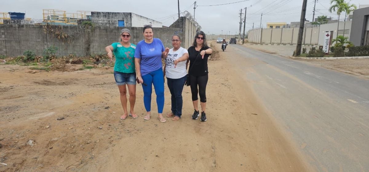 Moradores reclamam de falta de calçamento na Avenida Francisco Fagundes Filho Moradores reclamam de falta de calçamento na Avenida Francisco Fagundes Filho