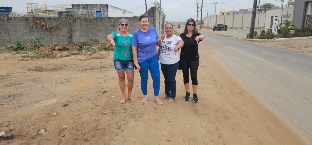 Moradores reclamam de falta de calçamento na Avenida Francisco Fagundes Filho Moradores reclamam de falta de calçamento na Avenida Francisco Fagundes Filho