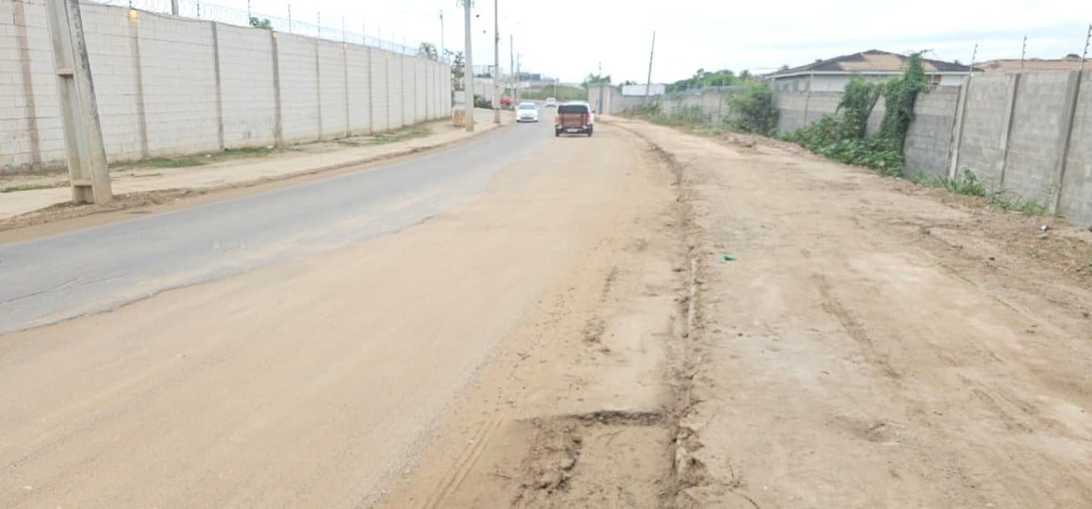 Moradores reclamam de falta de calçamento na Avenida Francisco Fagundes Filho Moradores reclamam de falta de calçamento na Avenida Francisco Fagundes Filho
