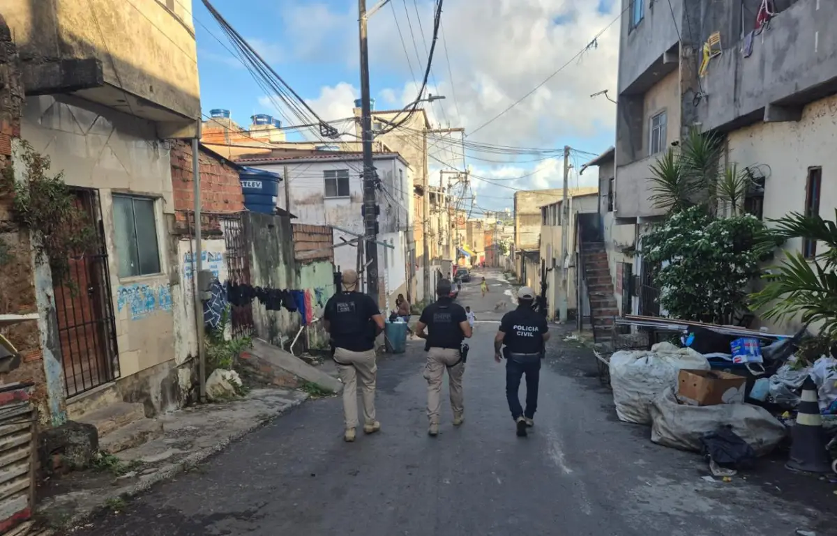 Dois investigados por organização criminosa, tráfico de drogas e lavagem de capitais são presos em Salvador