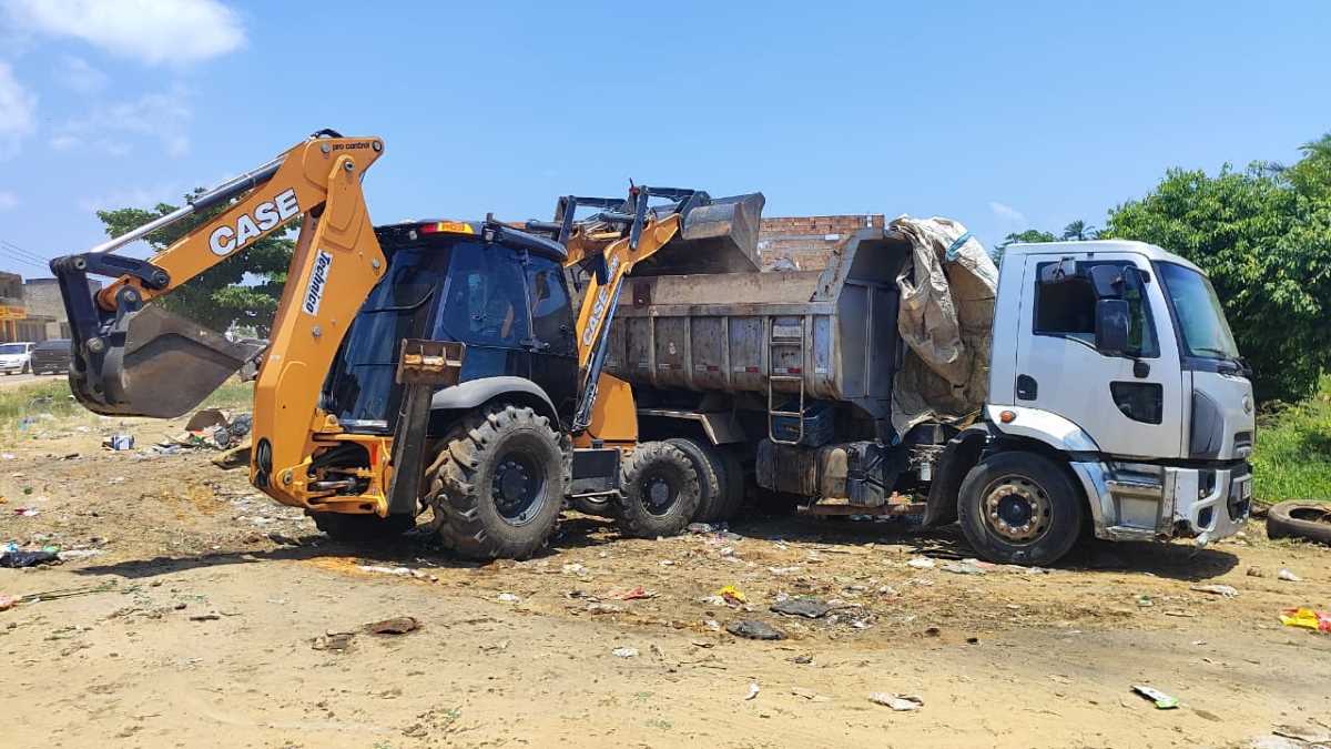 Prefeito de Saubara chama atenção para descarte irregular de lixo no distrito | Foto: Ed Santos/ Acorda Cidade Prefeito de Saubara chama atenção para descarte irregular de lixo no distrito | Foto: Ed Santos/ Acorda Cidade