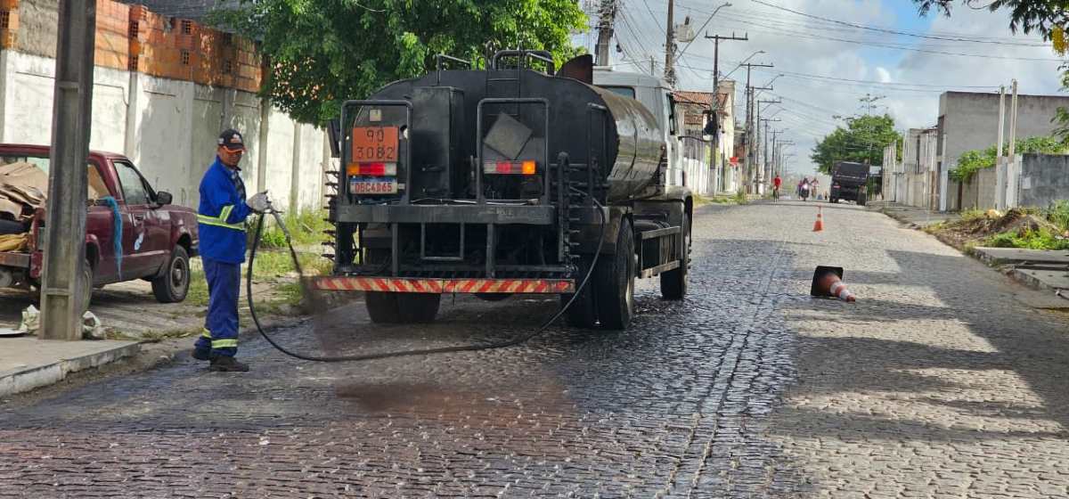 Rua da Gameleira é contemplada com pavimentação asfaltica no bairro da Conceição