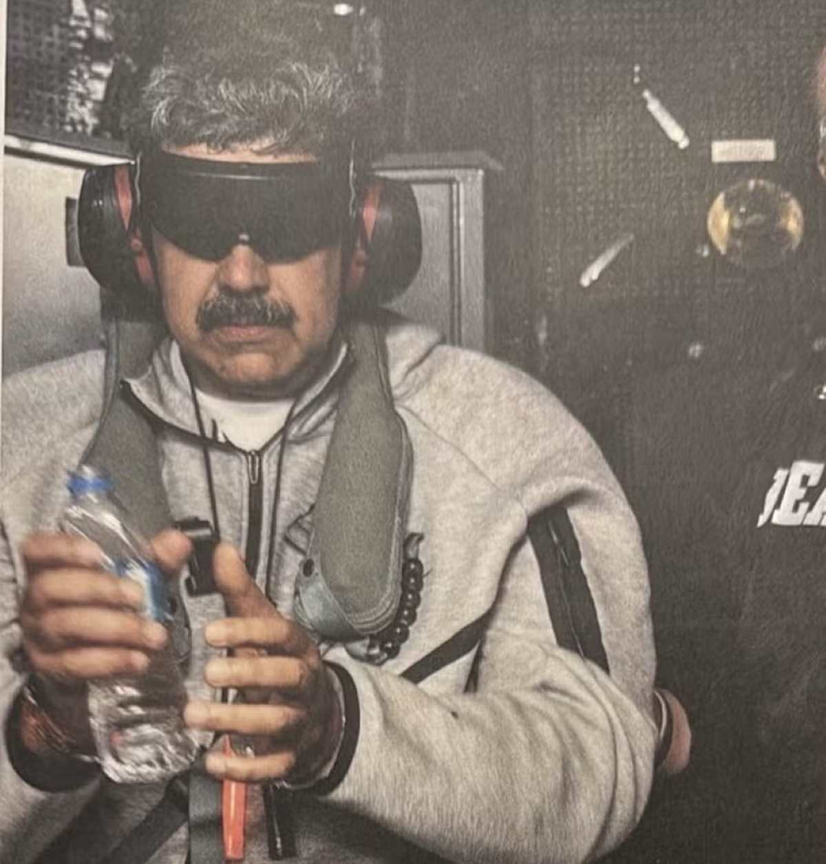 Trump publica foto de Maduro vendado e aparentemente algemado | Reprodução/ Redes Sociais