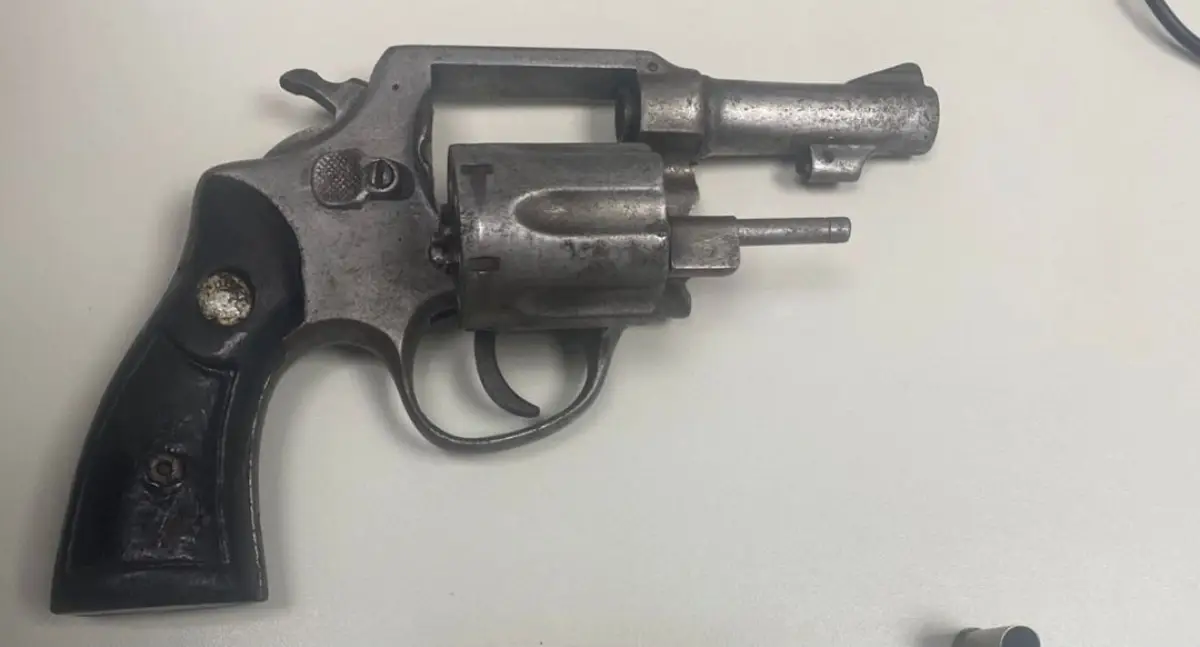 Após trocar tiros com a polícia, homem é baleado e socorrido para o HGCA em Feira de Santana