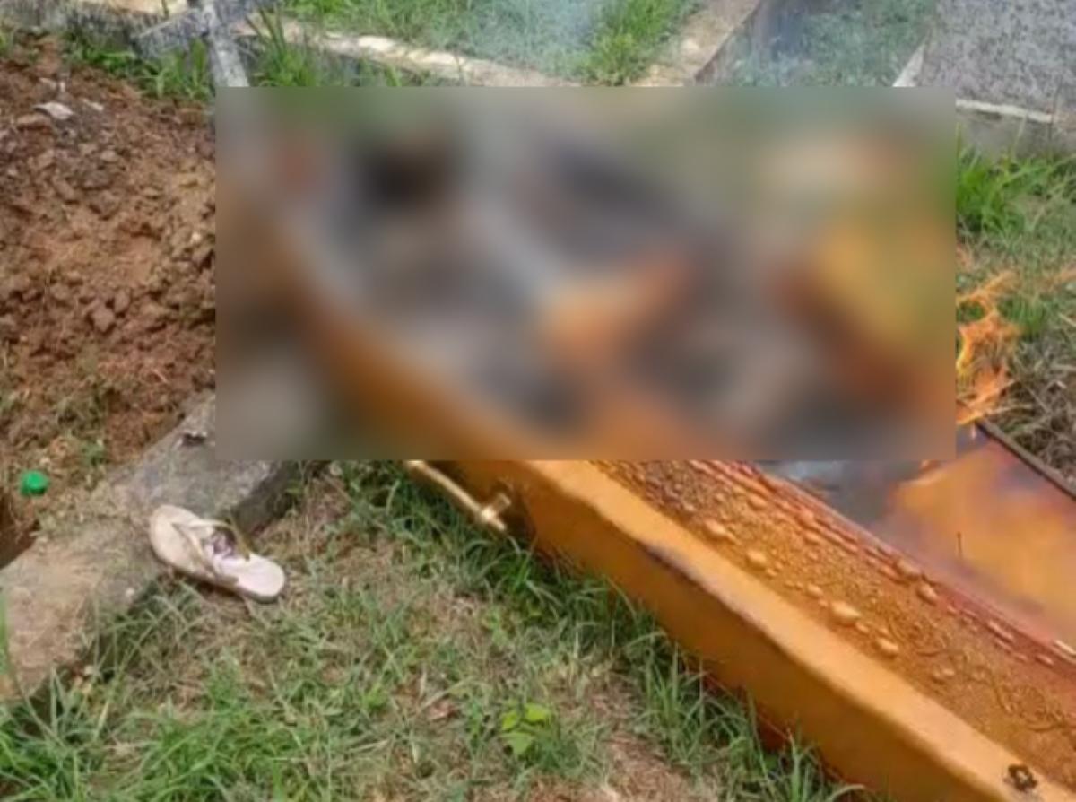 Caixão incendiado