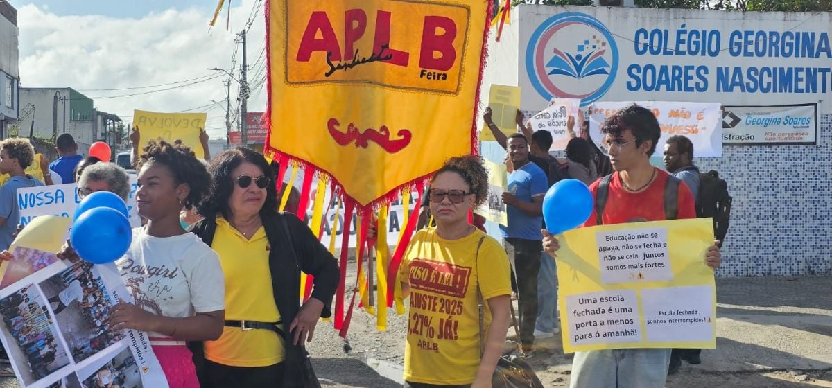 manifestação contra fechamento do colégio estadual georgina em feira de Santana