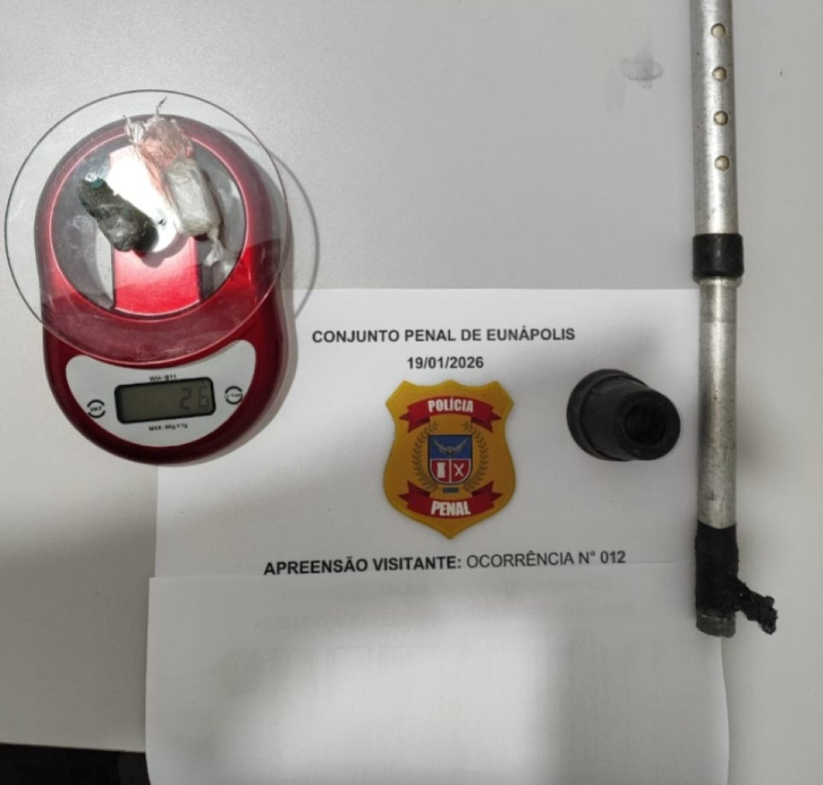 Visita é flagrada com material escondido em muleta no Conjunto Penal de Eunápolis