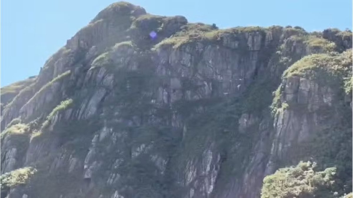 Jovem desaparecido no Pico Paraná é encontrado com vida após cinco dias