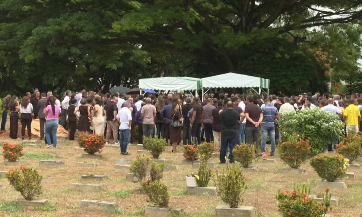 Sepultamento de Alan Sanches