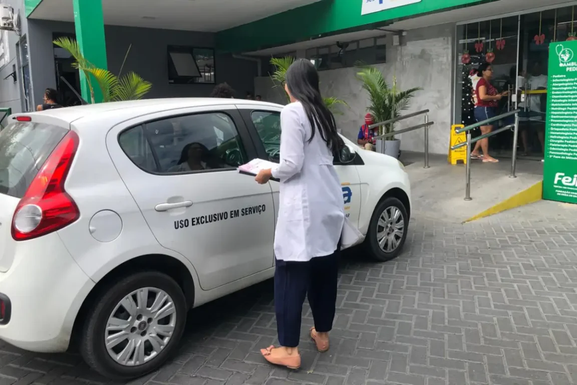 Mulheres selecionadas para a 2ª fase do Programa de Gigantomastia começam a receber visitas domiciliares