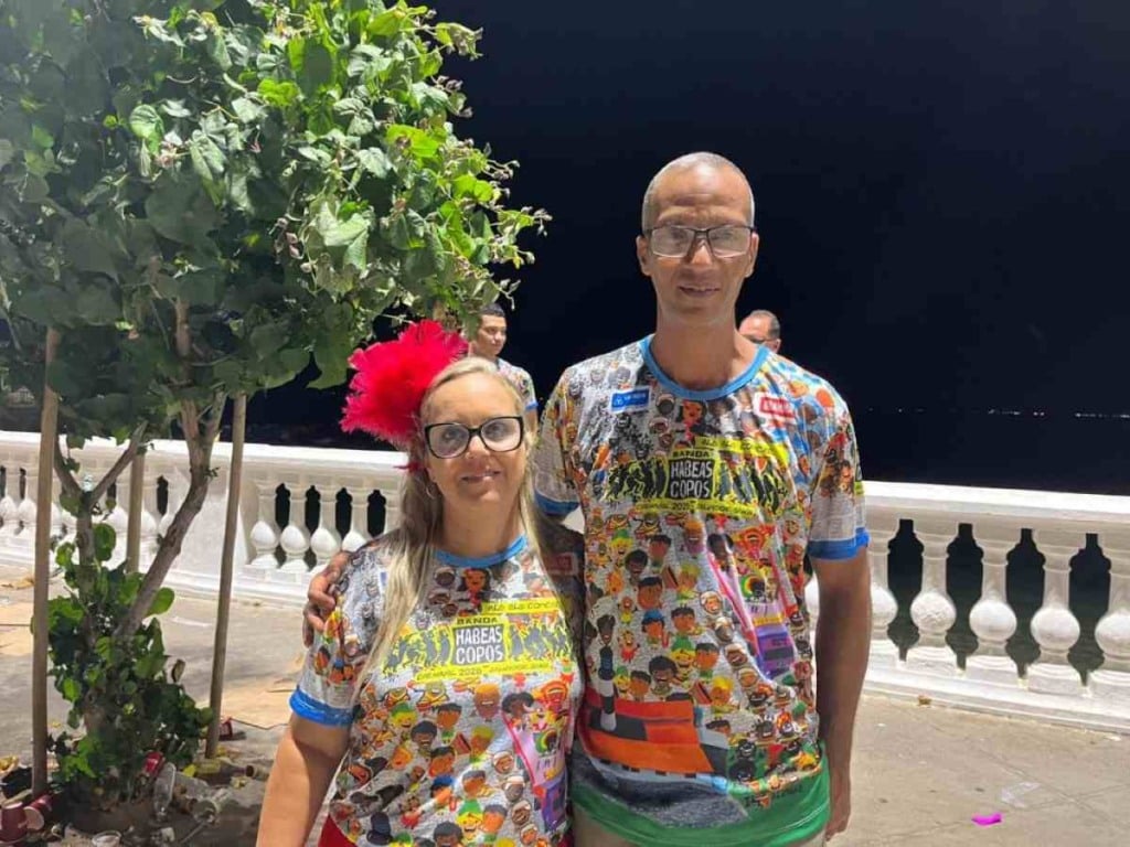 Afonso Leiro, folião do Habeas Copos, e sua esposa 