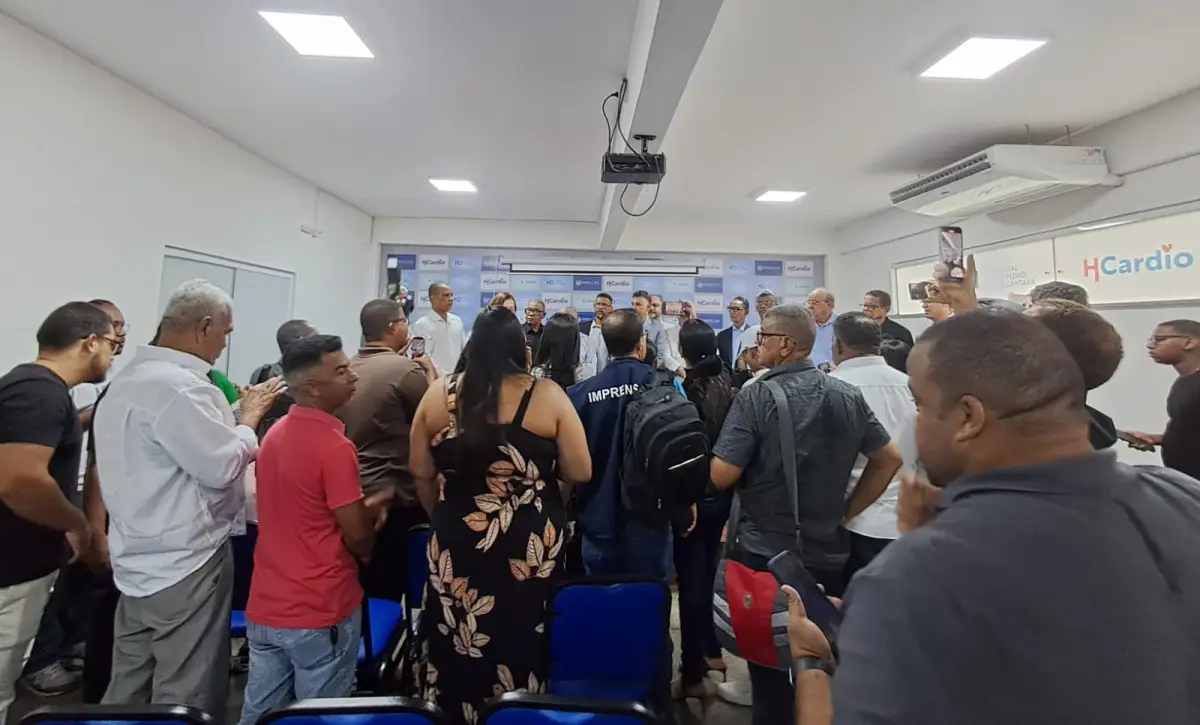 Câmara de Feira entrega cheque de R$ 6 milhões para construção do novo Hospital Baiano de Oncologia