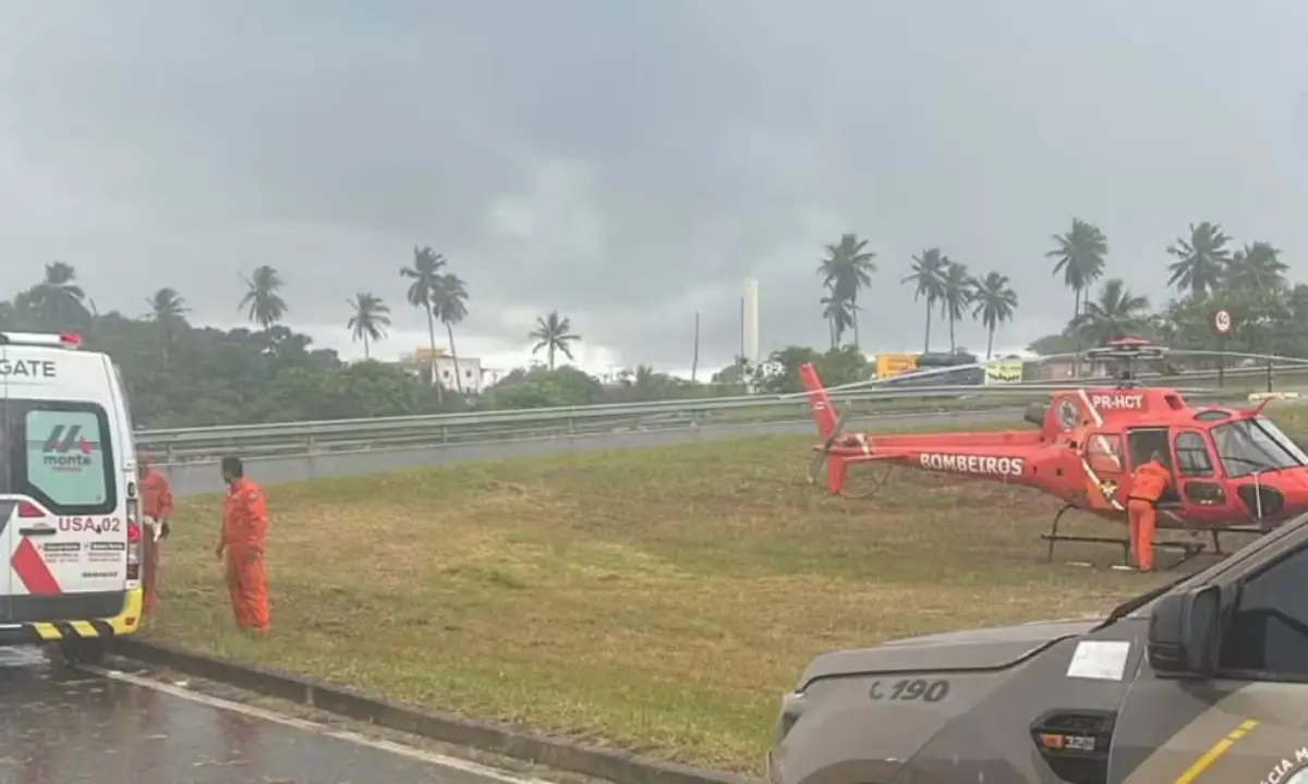 Capotamento na Estrada do Coco deixa três mortos e uma pessoa em estado grave em Camaçari