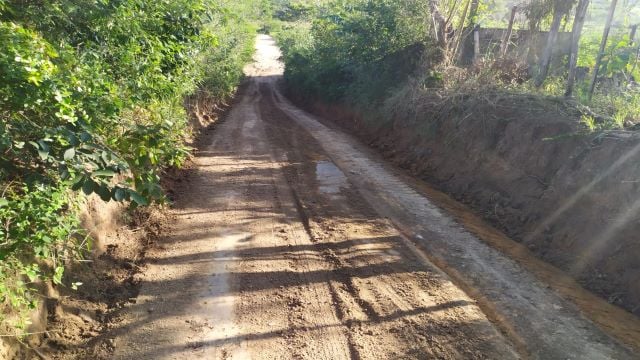 Encascalhamento e Patrolamento no Distrito de Jaiba