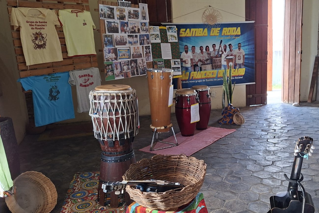 Exposição celebra trajetória do Samba do Rosário no Casarão Olhos d`Água