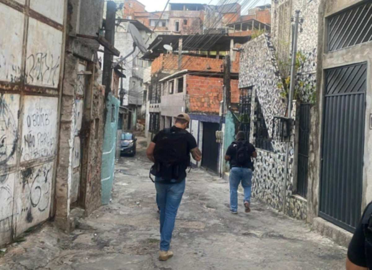 Homem é preso por armazenamento de pornografia infantil em Salvador