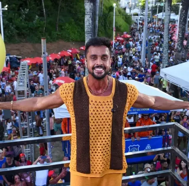 Furdunço arrasta multidão, abre o pré-Carnaval e confirma clima de festa em Salvador; veja as fotos