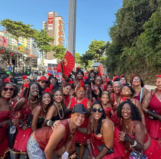 Furdunço arrasta multidão, abre o pré-Carnaval e confirma clima de festa em Salvador; veja as fotos