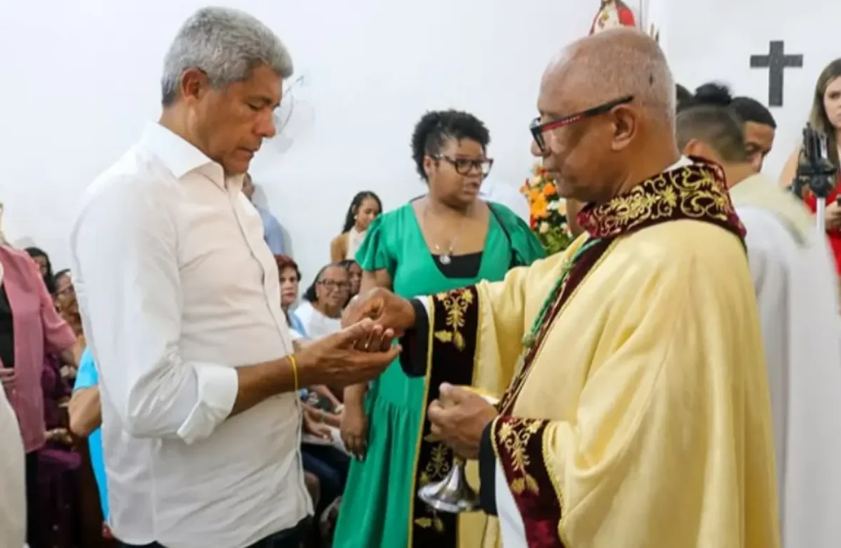 Governador participa de missa do Trezenário de Nossa Senhora dos Humildes em Feira de Santana