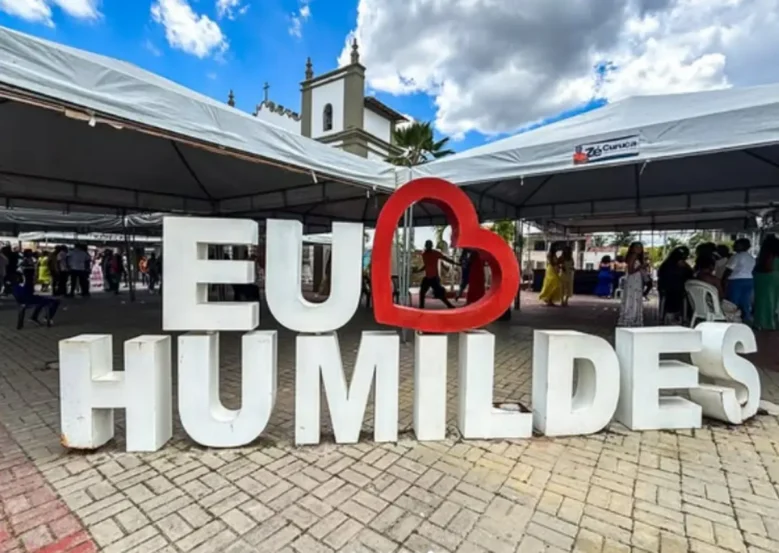 Governador participa de missa do Trezenário de Nossa Senhora dos Humildes em Feira de Santana