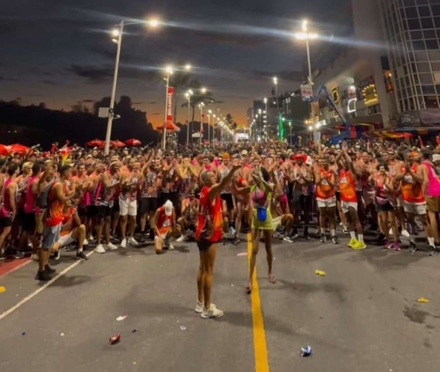 Luciano Mello no bloco Largadinho