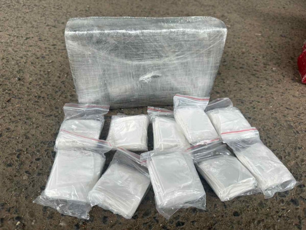 PRF apreende mais de 23 kg de drogas em Feira de Santana