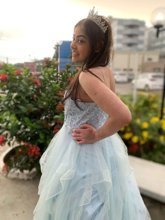 Paciente do HEC celebra 15 anos com surpresa