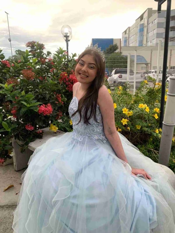 Paciente do HEC celebra 15 anos com surpresa