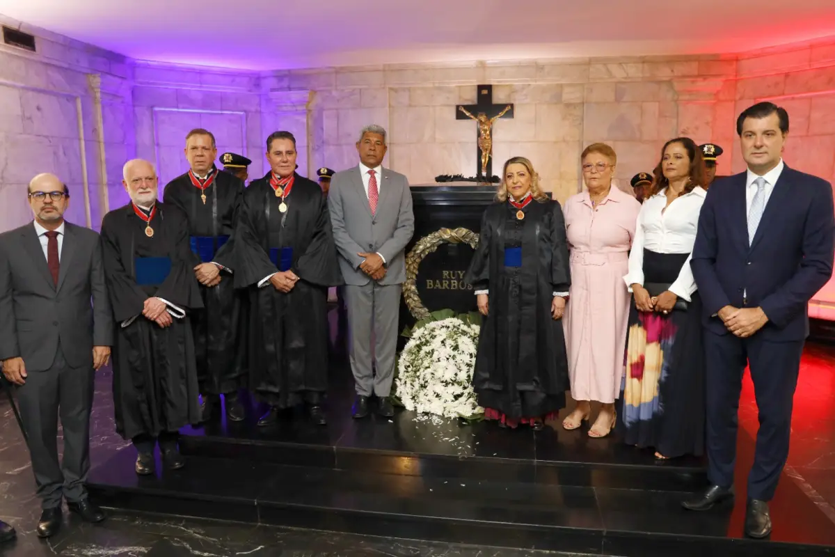 Jerônimo prestigia cerimônia de posse da nova mesa diretora do Tribunal de Justiça da Bahia