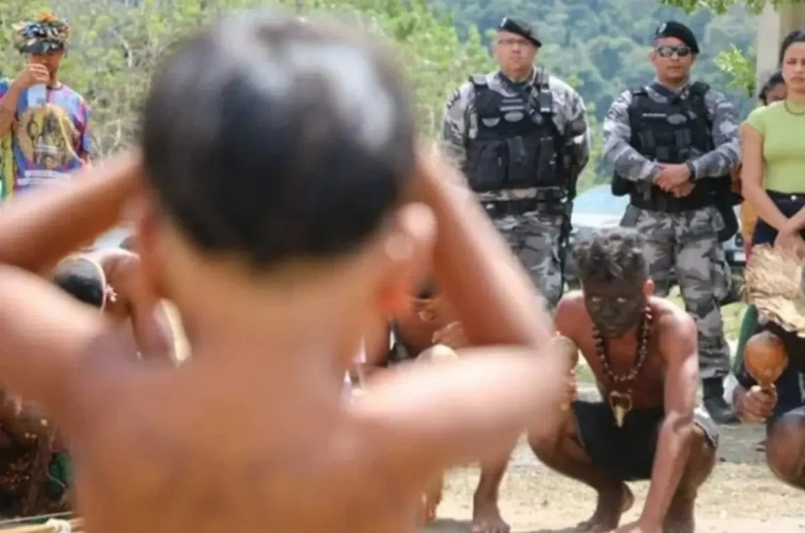 Protesto de produtores fecha trecho da BR-101 em Itamaraju e causa lentidão