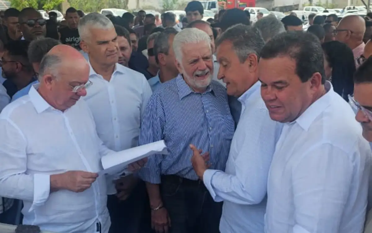 “Quem comanda o espetáculo é Jerônimo e o Conselho Político”, diz Wagner após “definição” da chapa puro sangue