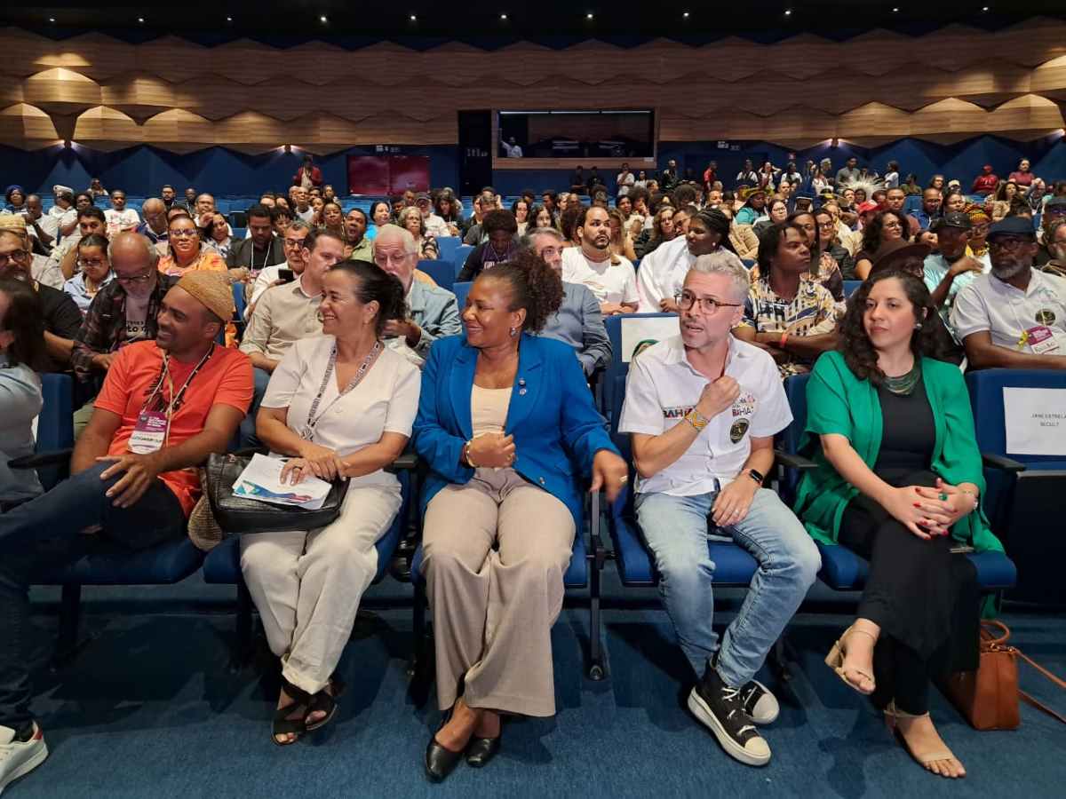 Teia de Pontos de Cultura reúne representantes de várias cidades da Bahia; evento teve a participação de Margareth Menezes Teia de Pontos de Cultura reúne representantes de várias cidades da Bahia; evento teve a participação de Margareth Menezes