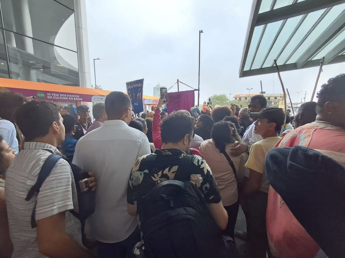 Teia de Pontos de Cultura reúne representantes de várias cidades da Bahia; evento teve a participação de Margareth Menezes Teia de Pontos de Cultura reúne representantes de várias cidades da Bahia; evento teve a participação de Margareth Menezes