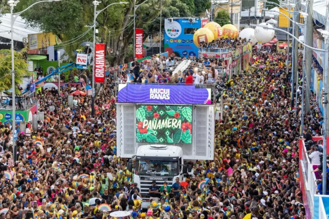 Tony Salles comemora prêmios de Melhor Música e Coreografia