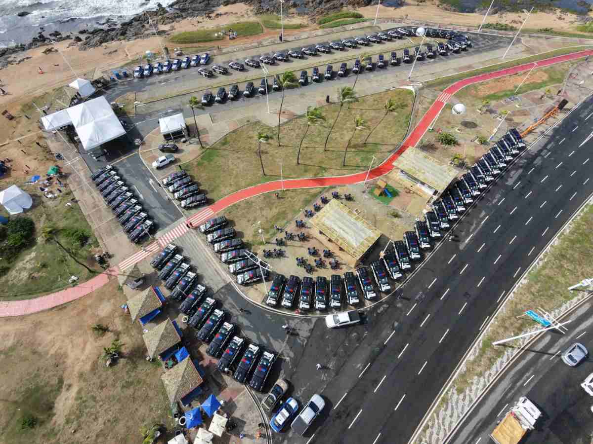 Bahia reforça segurança pública com entrega de 112 viaturas, armamentos e equipamentos