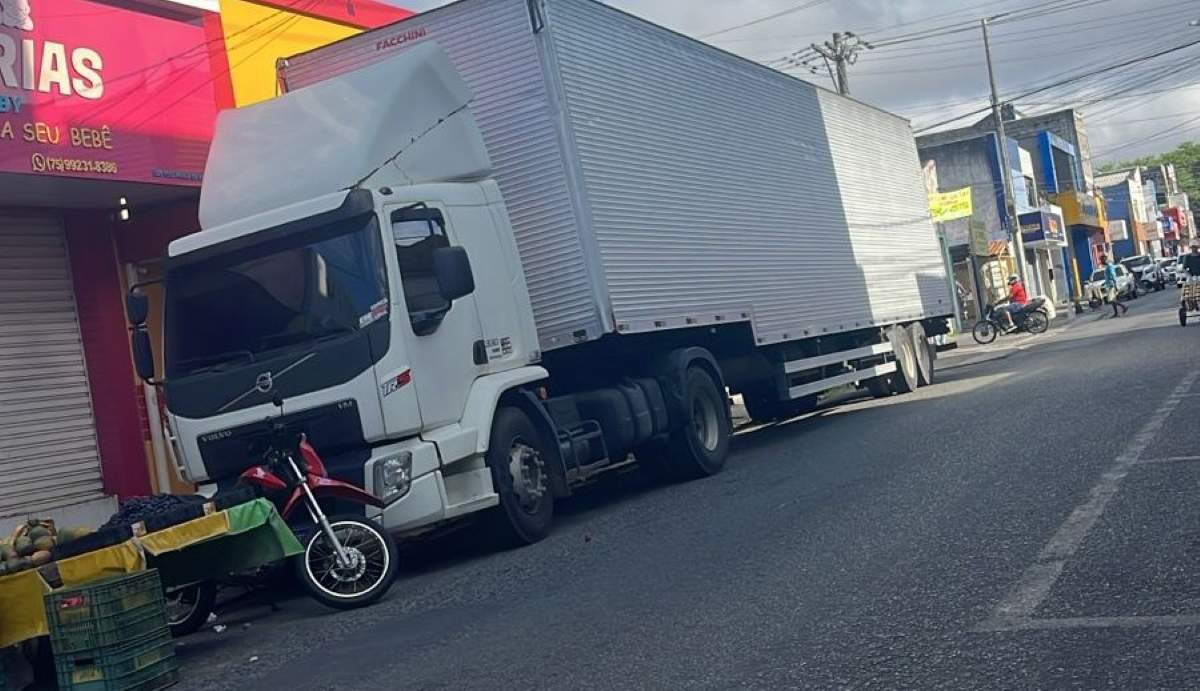 Caminhões estacionados