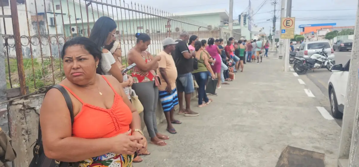 Grande fila é registrada nesta manhã no CMPC em Feira de Santana