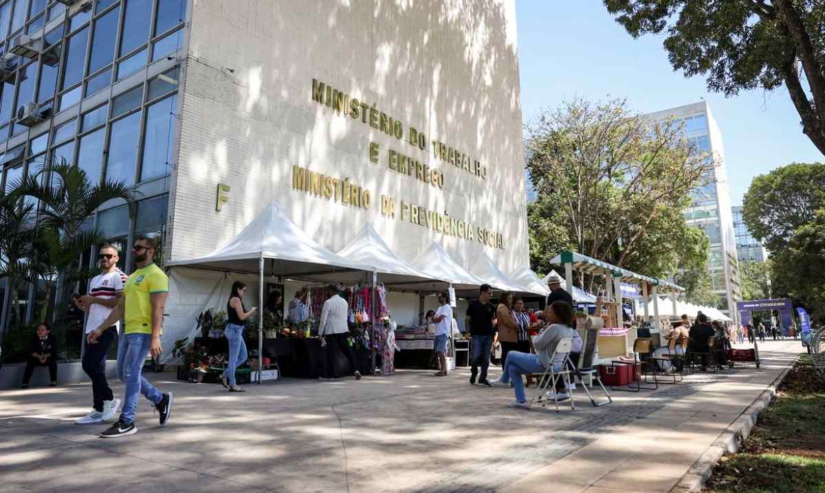 Governo autoriza liberação de mais R$ 3,9 bilhões para pagamento do saque-aniversário do FGTS